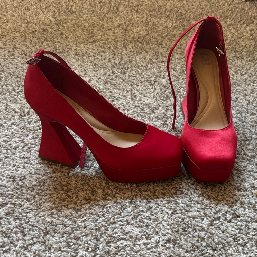 Giani Bernini Bold Red Heels